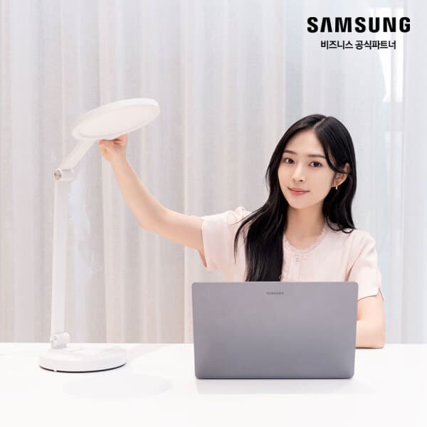 삼성온라인닷컴 삼성전자 시력보호LED 데스크램프 SI-GM9C09A2A2D 생체리듬형 - 최저가 84,000원