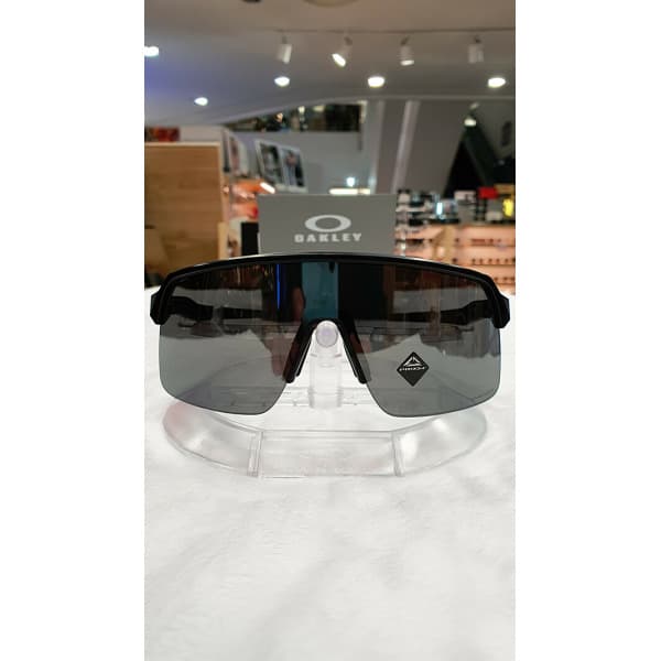 마리오몰_ 트랜디카 오클리 수트로 라이트 스포츠 선글라스 OO9463A-03 - 최저가 230,280원