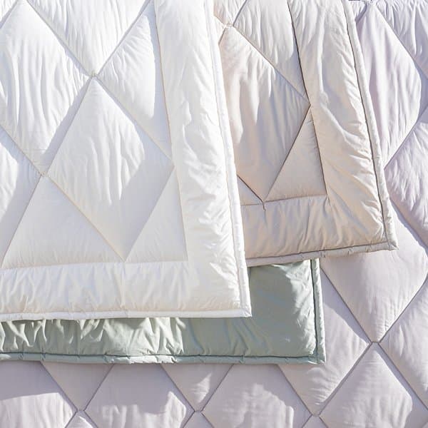 신세계백화점 크리스피바바 비-하이브 양모패드 Q 자수 에디션 150X210cm - 최저가 264,410원