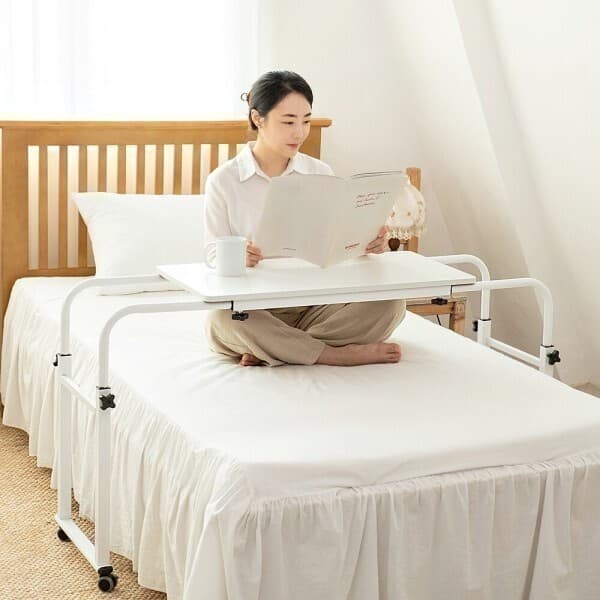 제이피스토어 침대용 이동식 바퀴달린 테이블 책상 80x40 - 최저가 82,900원