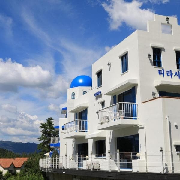 (주)놀유니버스 담양 티라시아펜션