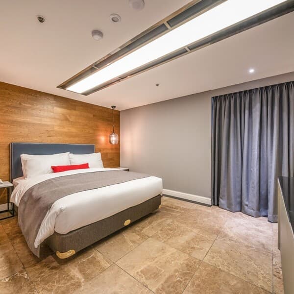 (주)놀유니버스 서울 모텔 용산 hotel e-cube - 최저가 91,800원