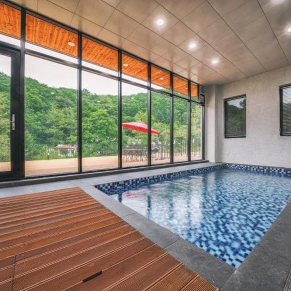 (주)놀유니버스 포천 포레스트풀빌라