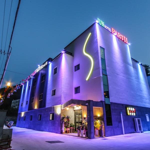 (주)놀유니버스 경남 합천 Jun Hotel - 최저가 61,200원