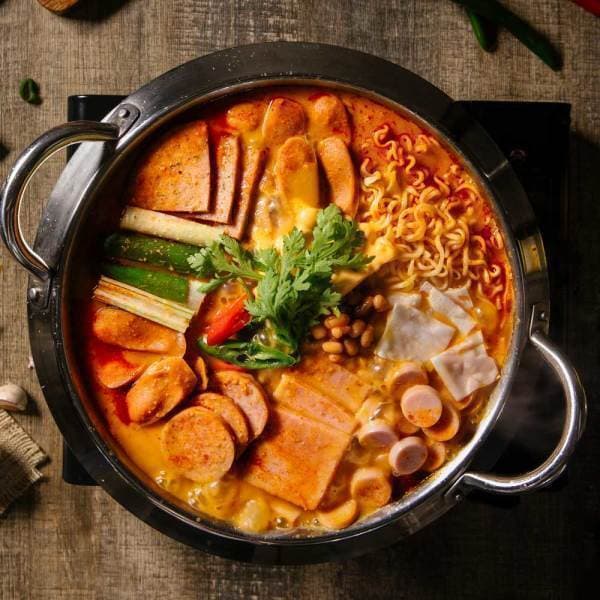 아빠식당 놀부 부대찌개 600g 4팩 (라면사리 2팩 증정)