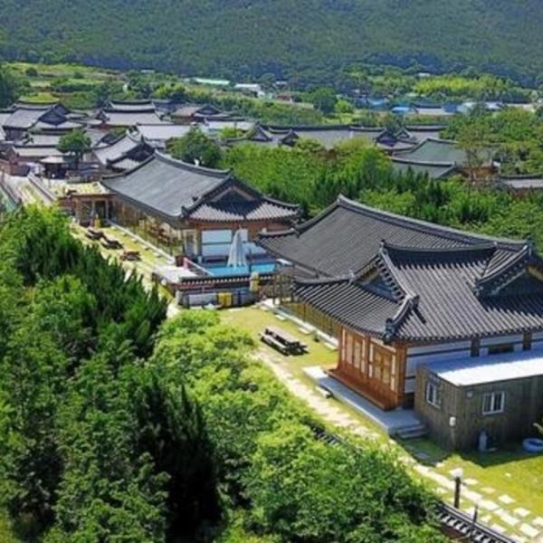 (주)놀유니버스 경주 칠불암한옥펜션 - 최저가 51,000원