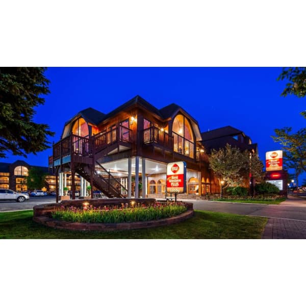 아고다 Best Western PLUS Dockside Waterfront Inn