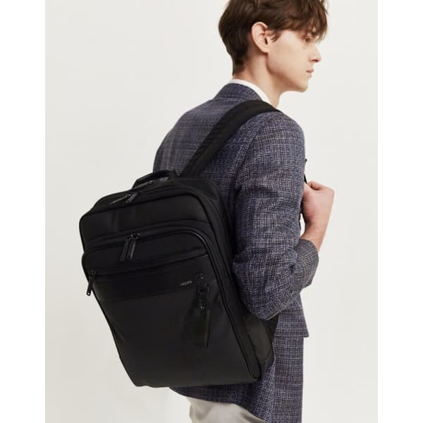 LF몰 25SS 스테디셀러 블랙 로고장식 가죽 백팩 WUBA5E505BK - 최저가 178,800원