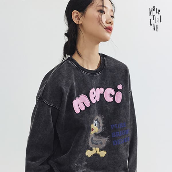 현대홈쇼핑Hmall 머티리얼랩 26SS 아플리케 피그먼트 MERCI 맨투맨