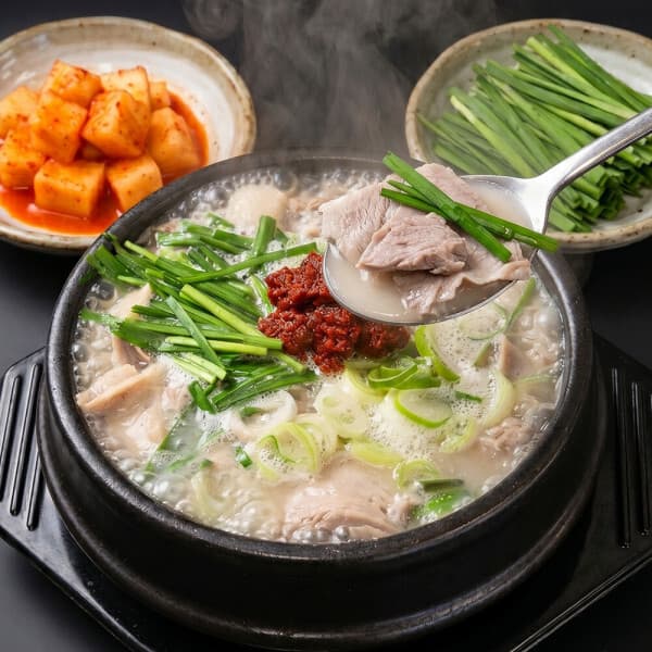 미식미풍 옥구촌 한돈 돼지국밥 600g 4팩 (총2.4kg) + 다대기 30g 4봉