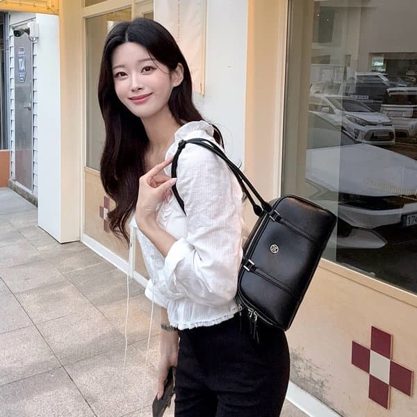 신세계백화점 26S/S 미듐 숄더백 M261MO4274Z - 최저가 155,810원
