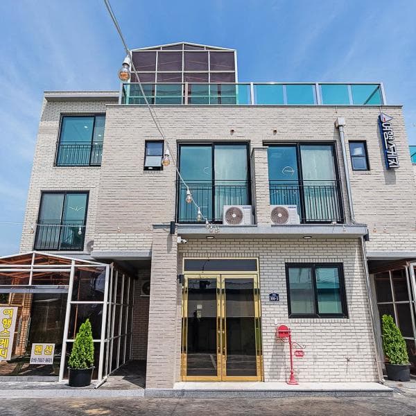(주)놀유니버스 화성 제부도 여행스케치펜션